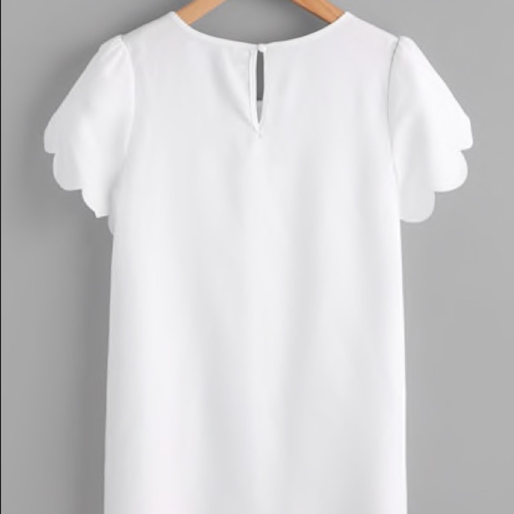 FIORELLA White Petal Sleeve Blouse - Picture 3 of 5